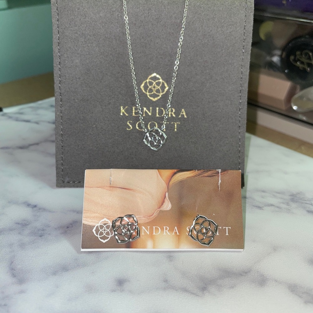 KENDRA SCOTT Silver Logo Necklace and Earring Set
